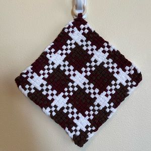 Handmade 8x8 potholders/trivets with wooden ring